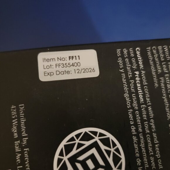 Forever Flawless White Diamond Infused HYDRA AM Moisture Complex - Picture 9 of 11